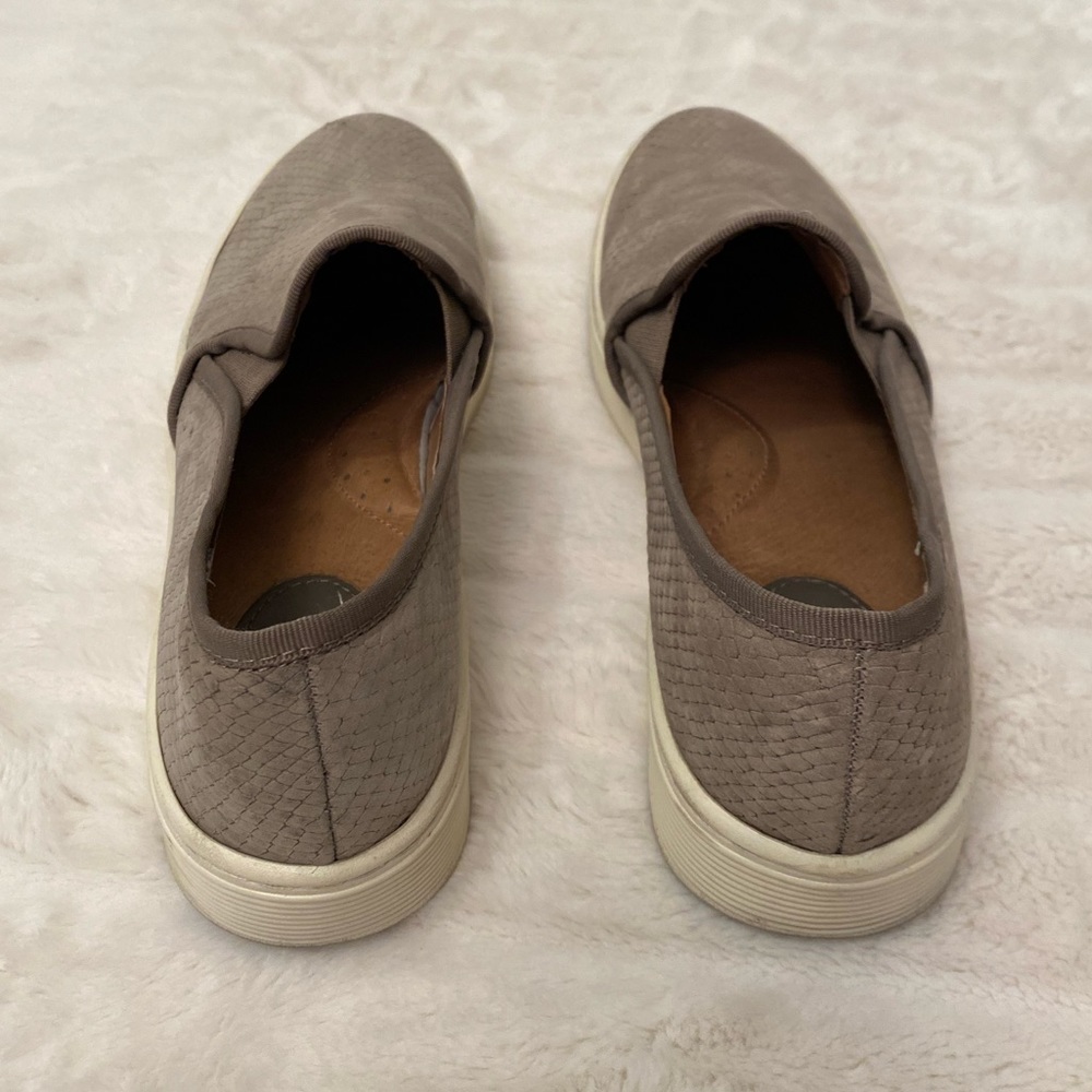 ~~~SOLD~~~ Sofft Somersault Slip-On Sneaker, Size 8 - Picture 8 of 16